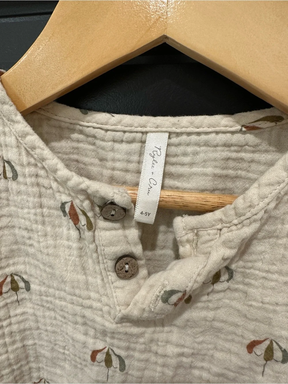 Rylee + Cru Woven Henley Tee | Umbrellas